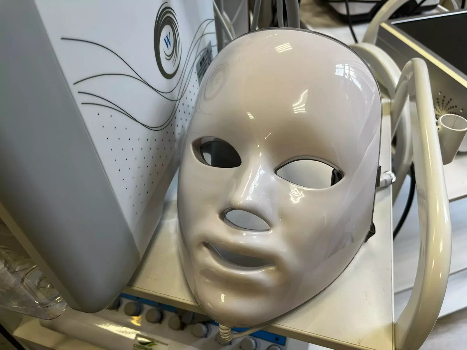 Аппарат вакуумного и водородного гидропилинга  7в1 NOVA H2O2 LED MASK (RL-D07, W05X)