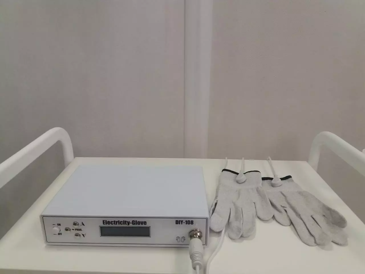 Аппарат микротоковой терапии перчатки DIY-108 / GT-108 / RU-1008