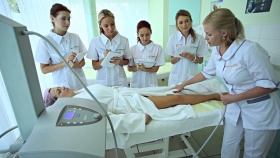 Фото товара Выездное обучение (Москва) врача-косметолога с "постановкой руки" на модели